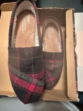 Toms Classics Pink Plaid Size 6.5